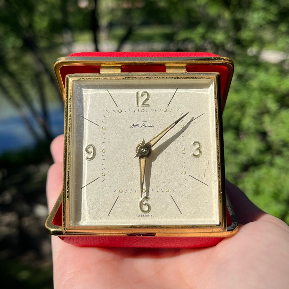 Vintage Seth Thomas Travel Alarm Clock